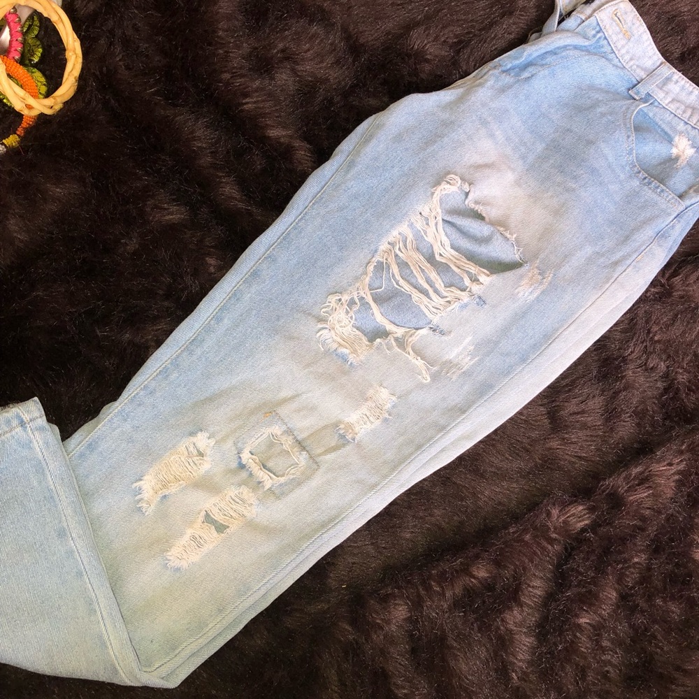 PRICE DROP ! ! Distressed boyfriend jeans!